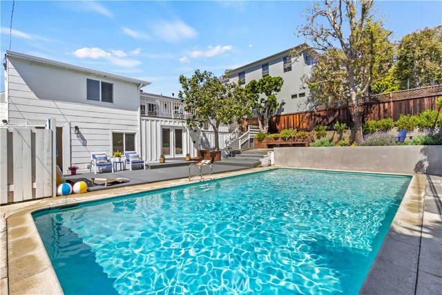 Detail Gallery Image 14 of 21 For 3112 Laurel Ave, Manhattan Beach,  CA 90266 - 3 Beds | 2 Baths
