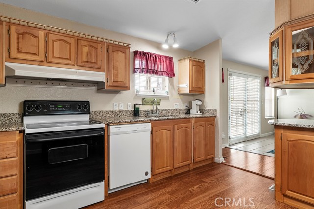 Detail Gallery Image 5 of 37 For 427 Summerwood Pkwy, Oroville,  CA 95966 - 3 Beds | 2 Baths