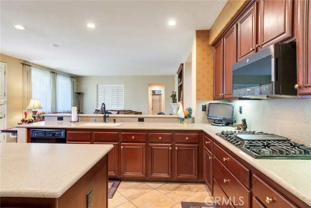 Detail Gallery Image 17 of 36 For 2967 Mangular, Corona,  CA 92882 - 5 Beds | 3 Baths