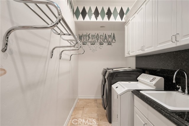 16727 Camino Sierra del Sur Drive, Rancho Santa Fe CA: https://media.crmls.org/medias/b044e051-f889-42b3-b40e-733c1f175957.jpg