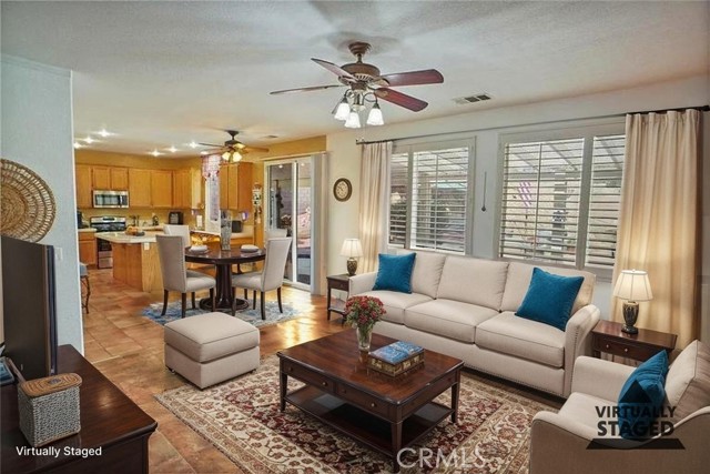40119 Westin Way, Palmdale CA: https://media.crmls.org/medias/b044ea7b-d62c-432a-beb0-3bf824c4800a.jpg
