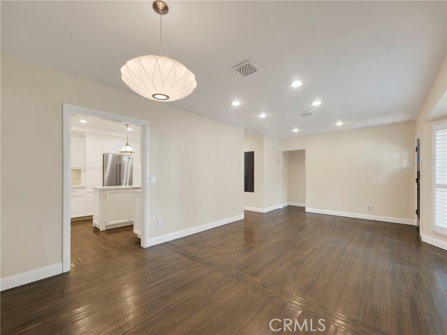 Detail Gallery Image 4 of 33 For 4231 Stern, Sherman Oaks,  CA 91423 - 4 Beds | 3 Baths