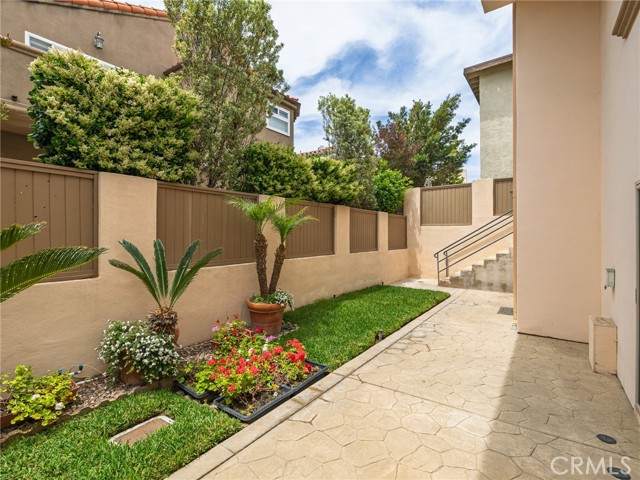 229 N Juanita Avenue, Redondo Beach CA: https://media.crmls.org/medias/b045c287-223e-4c04-b09f-5b45538ad720.jpg