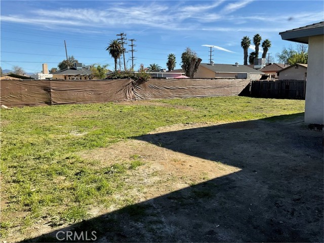 310 N Western, Hemet CA: https://media.crmls.org/medias/b046392e-ce07-4d8f-aa76-fdefe78b7865.jpg