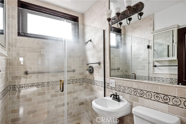 3300 Maple Avenue, Manhattan Beach, California 90266, 3 Bedrooms Bedrooms, ,2 BathroomsBathrooms,Residential,Sold,Maple,SB24120041