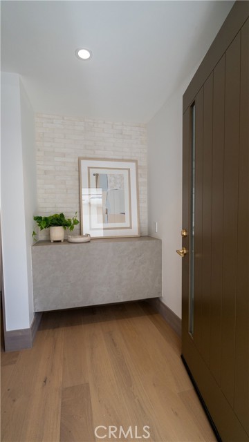 Detail Gallery Image 3 of 14 For 519 1/2 Narcissus Ave, Corona Del Mar,  CA 92625 - 2 Beds | 2/1 Baths