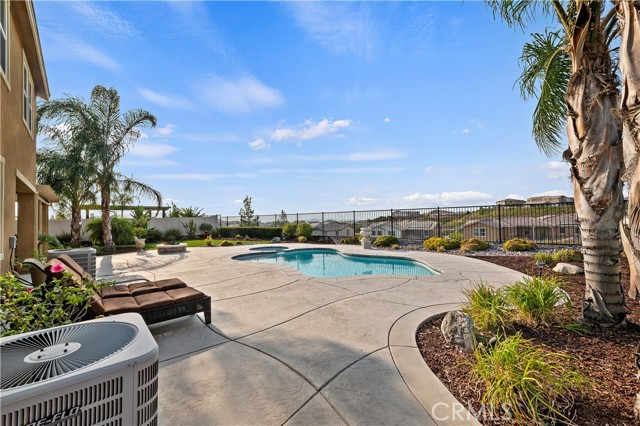 Detail Gallery Image 62 of 72 For 13852 Grapefruit Ct, Riverside,  CA 92503 - 5 Beds | 3/1 Baths