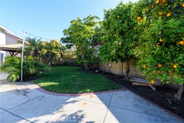 Detail Gallery Image 31 of 38 For 17041 Saint Andrews Ln, Huntington Beach,  CA 92649 - 4 Beds | 2/1 Baths