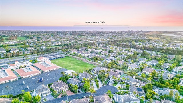 6692 Alamitos Circle, Huntington Beach CA: https://media.crmls.org/medias/b04815fe-82f3-48fc-8e44-218b8c48397a.jpg