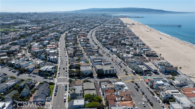 Detail Gallery Image 40 of 46 For 2125 Manhattan, Hermosa Beach,  CA 90254 - 4 Beds | 3 Baths