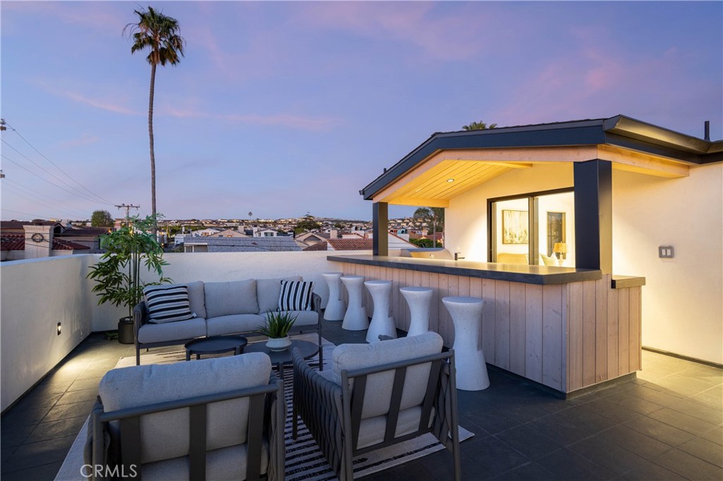 1/2 Narcissus Avenue #B