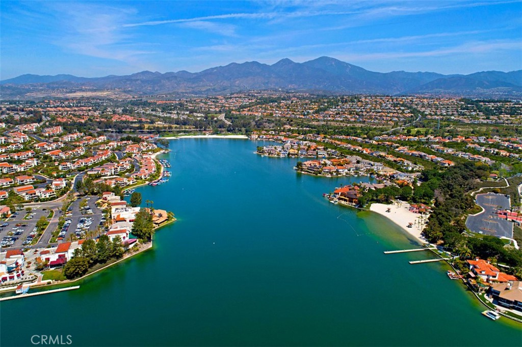 https://media.crmls.org/medias/b0485076-29cc-4666-98e1-74bdfcbaf6f4.jpg?preset=X-Large