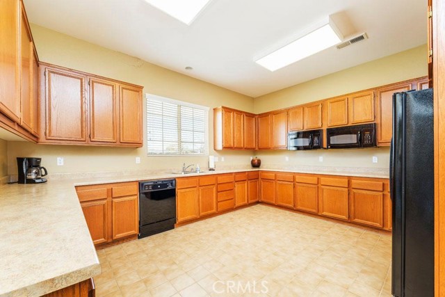 Detail Gallery Image 34 of 35 For 7397 Village Way, Yucca Valley,  CA 92284 - 3 Beds | 2 Baths