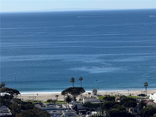 Detail Gallery Image 10 of 45 For 648 Mystic Vw, Laguna Beach,  CA 92651 - 5 Beds | 3/2 Baths