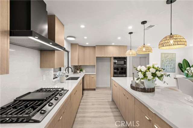4700 Emerald Avenue, La Verne CA: https://media.crmls.org/medias/b04a95a5-879d-4947-950a-61786c93c5fe.jpg