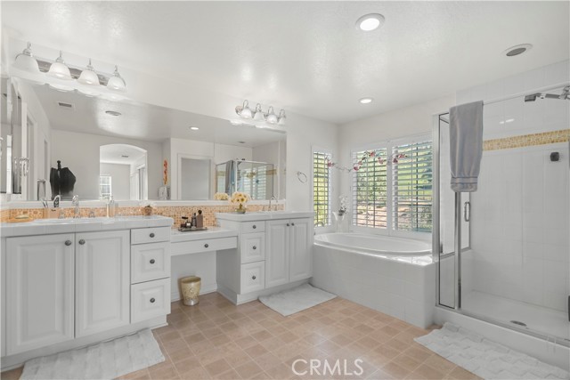 Detail Gallery Image 34 of 57 For 665 Barbre Cir, Corona,  CA 92879 - 4 Beds | 3 Baths