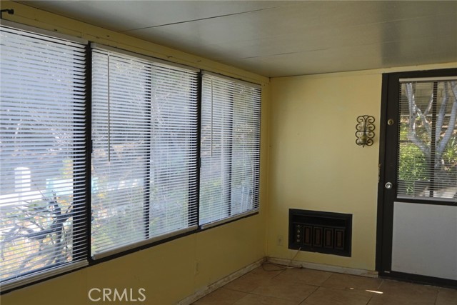 Detail Gallery Image 16 of 71 For 19208 Avenue of the Oaks #J,  Newhall,  CA 91321 - 2 Beds | 1/1 Baths