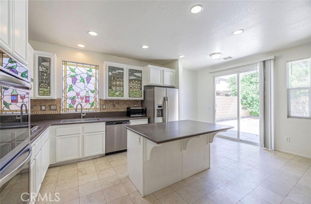 Detail Gallery Image 8 of 18 For 43839 58th, Lancaster,  CA 93536 - 4 Beds | 3 Baths