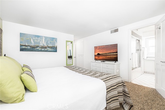 Detail Gallery Image 15 of 28 For 1720 W Oceanfront #B,  Newport Beach,  CA 92663 - 2 Beds | 2/1 Baths