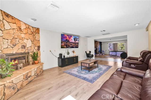 Detail Gallery Image 5 of 45 For 56527 El Dorado Dr, Yucca Valley,  CA 92284 - 4 Beds | 2/1 Baths