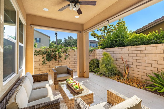 42 Castellana, Lake Forest CA: https://media.crmls.org/medias/b04c2508-087d-439e-bfea-8c5f870ef19c.jpg