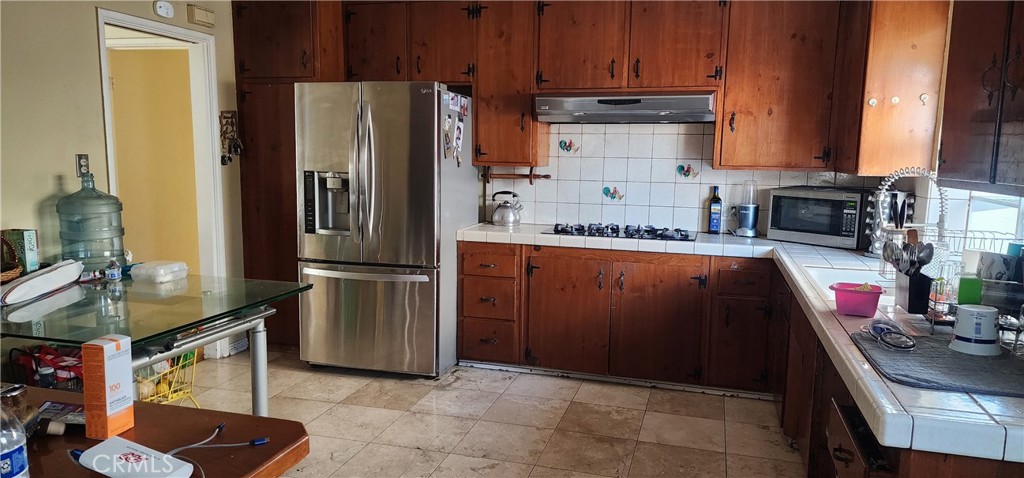 https://media.crmls.org/medias/b04cf3c7-d4d9-4e1f-8a3d-c963b76b3259.jpg?preset=X-Large