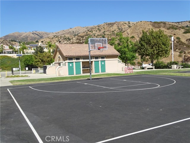 Detail Gallery Image 33 of 35 For 19637 Crystal Ridge Ln, Porter Ranch,  CA 91326 - 3 Beds | 2/1 Baths