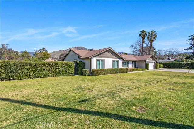 Detail Gallery Image 2 of 45 For 28216 Eucalyptus, Highland,  CA 92346 - 3 Beds | 2/1 Baths