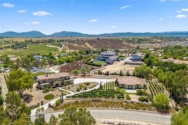 39547 Calle Cabernet, Temecula CA: https://media.crmls.org/medias/b04f0fb0-80ad-4976-b9e4-c8b5f9a49aec.jpg