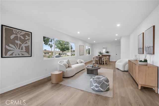 Detail Gallery Image 4 of 42 For 9092 Tangelo, Fontana,  CA 92335 - 3 Beds | 2 Baths