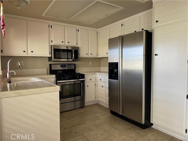 Detail Gallery Image 6 of 14 For 978 Olympic Ave, Banning,  CA 92220 - 3 Beds | 2 Baths