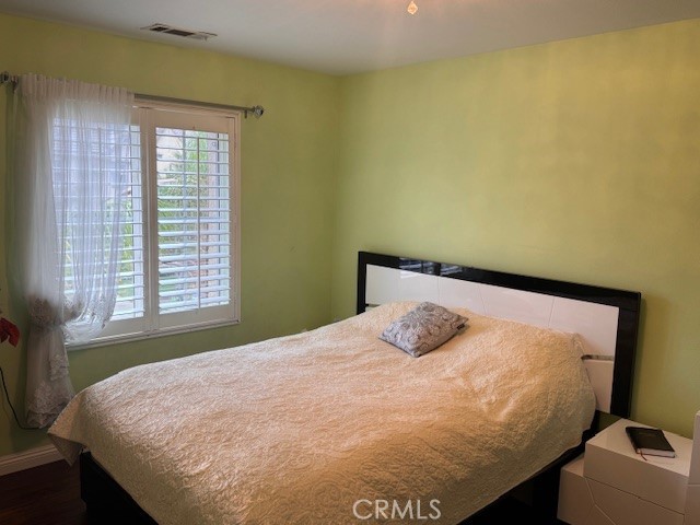 Detail Gallery Image 17 of 34 For 17423 Smoke Tree, Canyon Country,  CA 91387 - 4 Beds | 3 Baths