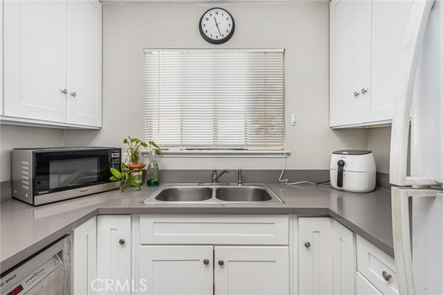 Detail Gallery Image 12 of 35 For 16422 Tolowa, Apple Valley,  CA 92307 - 3 Beds | 2 Baths