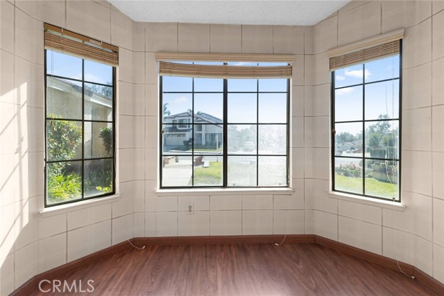 Detail Gallery Image 7 of 23 For 28938 Shadow Creek Ln, Highland,  CA 92346 - 4 Beds | 2 Baths