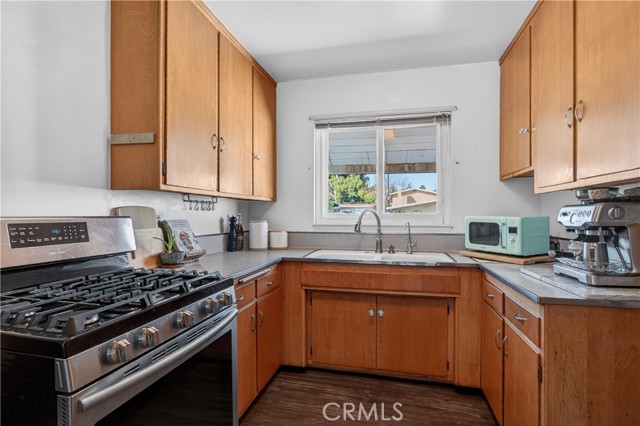 Detail Gallery Image 6 of 23 For 733 via Felipe, Corona,  CA 92882 - 4 Beds | 2 Baths