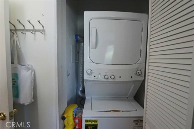 Detail Gallery Image 38 of 71 For 19208 Avenue of the Oaks #J,  Newhall,  CA 91321 - 2 Beds | 1/1 Baths