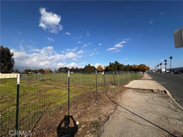 Detail Gallery Image 6 of 7 For 1373 E Holt, Ontario,  CA 91761 - – Beds | – Baths