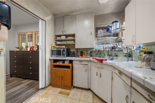 11744 Welby Way, North Hollywood CA: https://media.crmls.org/medias/b05272e9-4388-4c65-b348-1dc5e38422ec.jpg