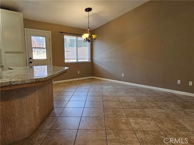 Detail Gallery Image 11 of 34 For 516 Sun Rose Ave, Bakersfield,  CA 93308 - 3 Beds | 2 Baths