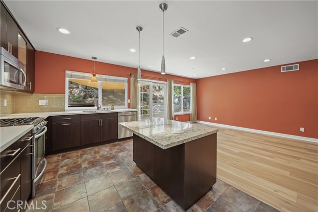 Detail Gallery Image 9 of 35 For 1727 Sandal Wood Pl, Thousand Oaks,  CA 91362 - 3 Beds | 2 Baths