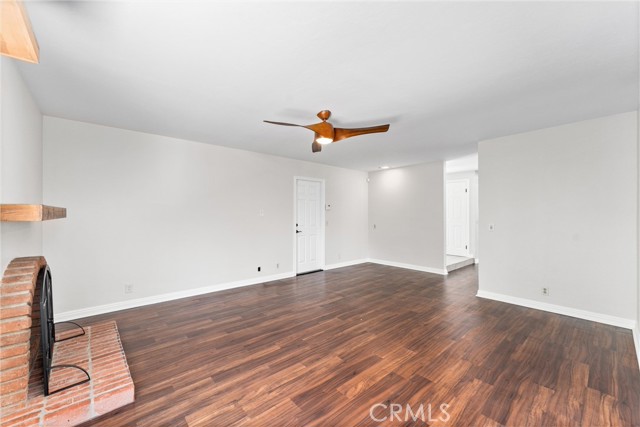 201 W Harvey Avenue, Santa Ana CA: https://media.crmls.org/medias/b052daa2-f096-4946-b698-2bcf3f326486.jpg