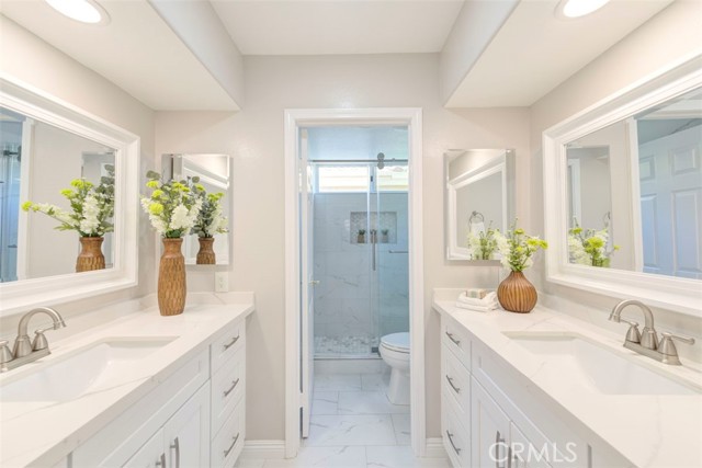8 Dover, Rancho Santa Margarita CA: https://media.crmls.org/medias/b05353b8-285b-4c34-9bc2-f5396b79b310.jpg