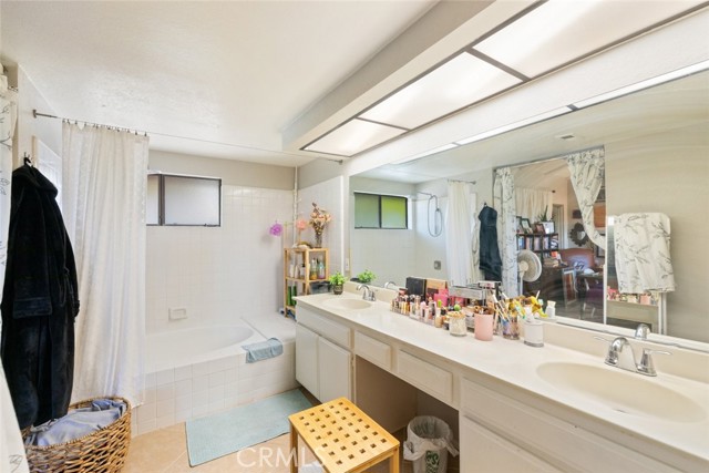 Detail Gallery Image 14 of 19 For 6571 Carioca Ln, Riverside,  CA 92506 - 4 Beds | 2/1 Baths