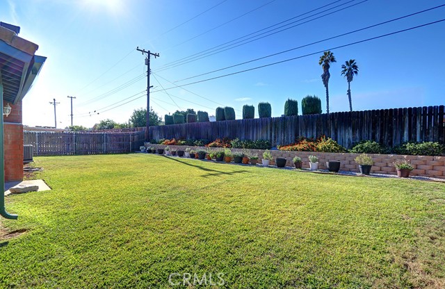 Detail Gallery Image 5 of 26 For 6073 Scheelite, Jurupa Valley,  CA 92509 - 3 Beds | 2 Baths