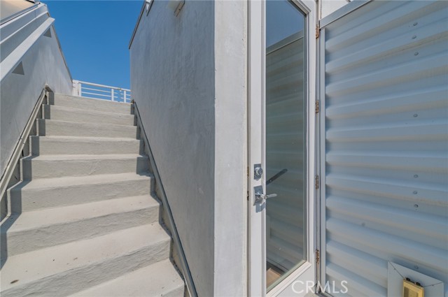 Detail Gallery Image 25 of 29 For 6016 W Beachwood Ln, Los Angeles,  CA 90038 - 3 Beds | 4 Baths