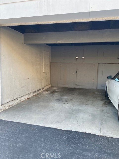 17072 Pacific Coast Highway, Huntington Beach CA: https://media.crmls.org/medias/b056040a-c1eb-4dbf-bfed-c769686d4e23.jpg