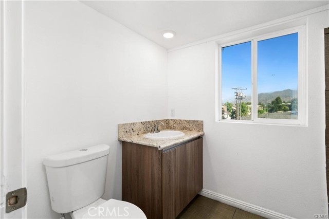 Detail Gallery Image 15 of 25 For 13710 Foothill Bld, Sylmar,  CA 91342 - 2 Beds | 2 Baths