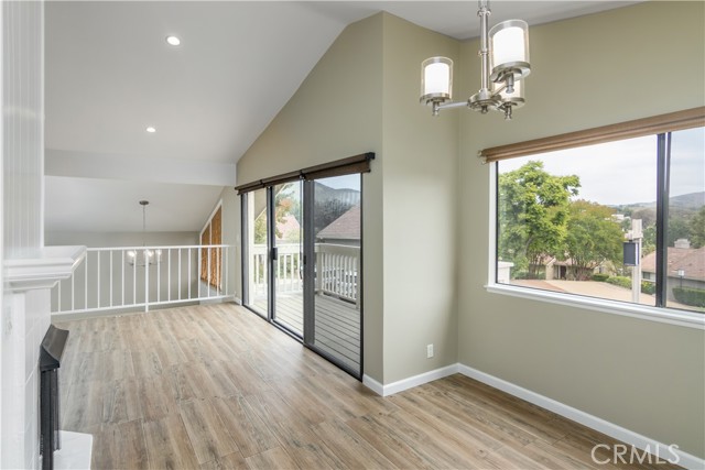 661 La Corona Court, Oak Park CA: https://media.crmls.org/medias/b056f3f3-4006-47f3-8fd4-ac92e952445e.jpg