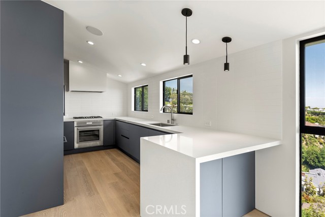 Detail Gallery Image 10 of 35 For 9336 Lloydcrest Dr, Beverly Hills,  CA 90210 - 3 Beds | 2 Baths