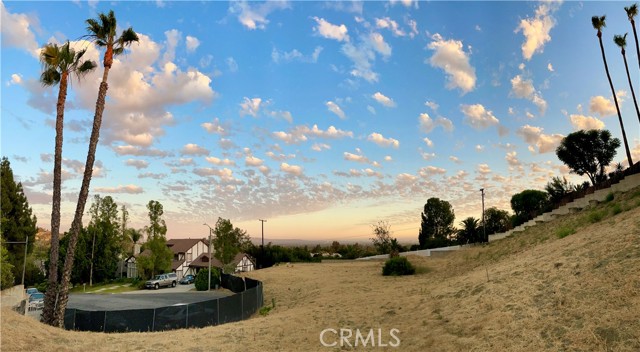 Detail Gallery Image 4 of 18 For 19352 Lemon Hill, Santa Ana,  CA 92705 - – Beds | – Baths